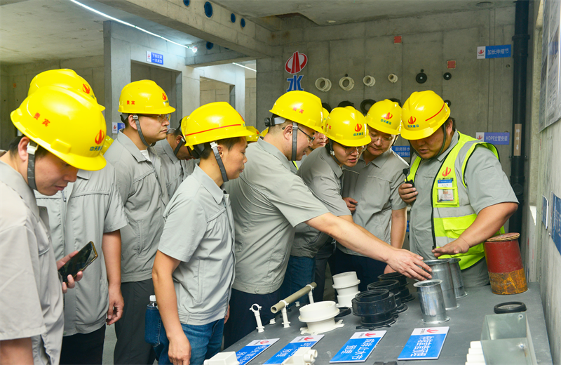 为进一步推进优质客户高效履约，提升交付品质、达成客户满意，2025年6月25日，PT视讯建设集团在上海组织召开2025年越秀地产、华润置业客户履约推进会。